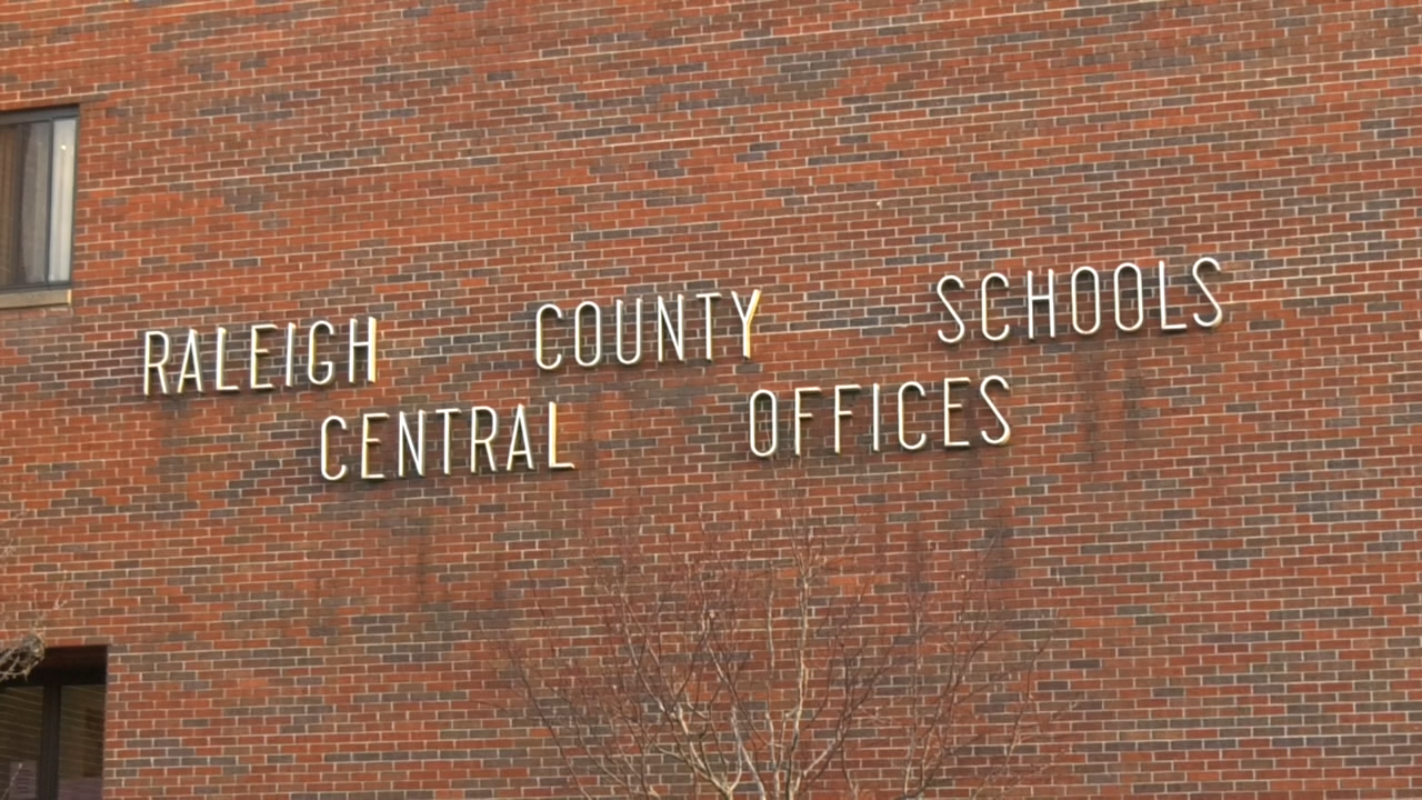 Raleigh County Schools decides on school re-entry plan - WOAY-TV