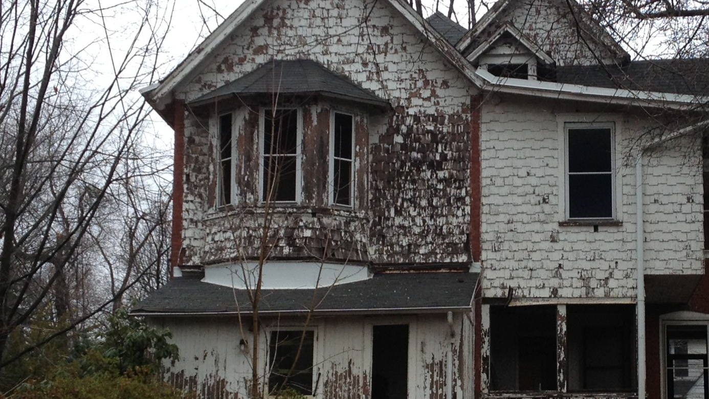 dilapidated-house-1405294776BkN.png