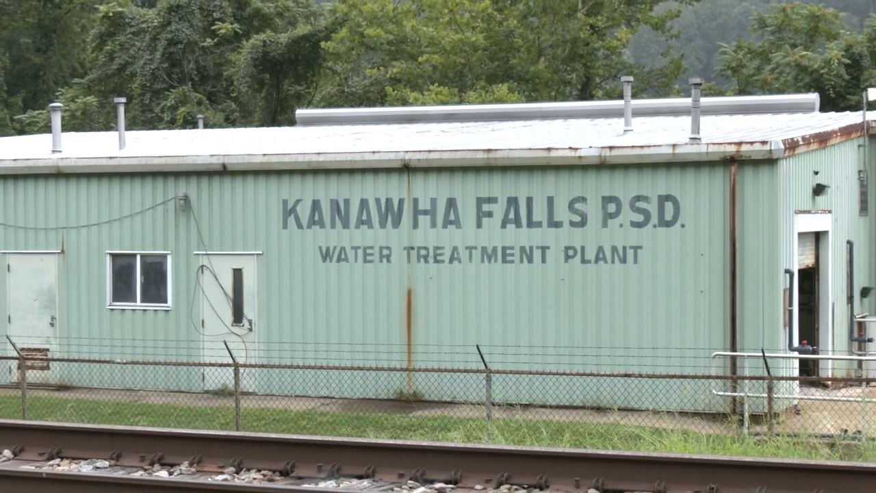 Order granting a default judgment on liability was issued regarding debt owed to E. L. Robinson Engineering by Kanawha Falls PSD - WOAY-TV