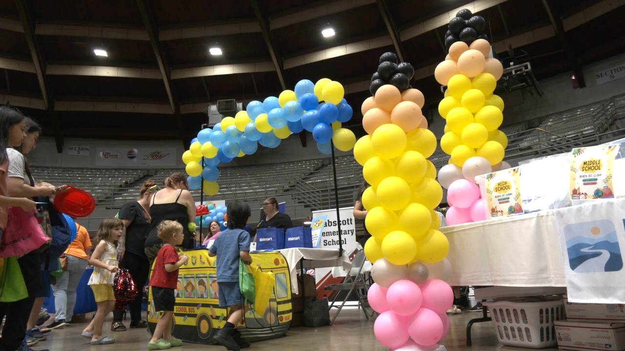 Raleigh County Schools hosted their back-to-school community outreach and wellness fair - WOAY-TV