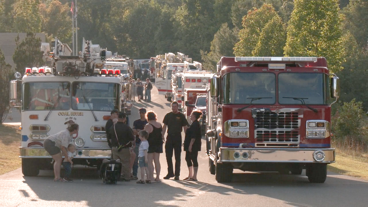 First responders honor the fallen on 9/11 in City of Beckley parade of lights